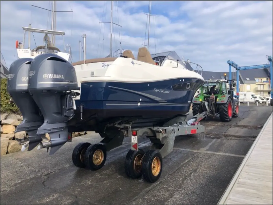 Expertise technique sur vedette rapide Jeanneau Cap Camarat 8.5 WA pour Broker étranger !!