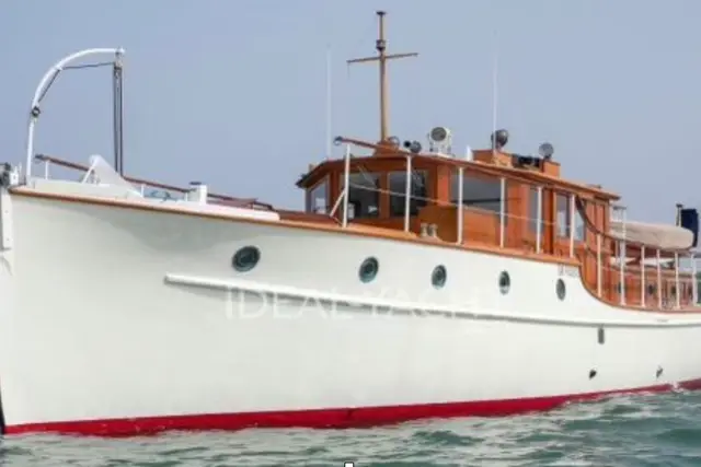 Full expertise pour ce magnifique CLASSIC GENTLEMAN MOTOR YACHT 1933 !!