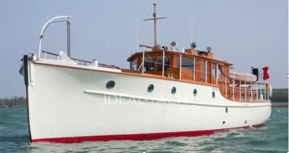 Full expertise pour ce magnifique CLASSIC GENTLEMAN MOTOR YACHT 1933 !!
